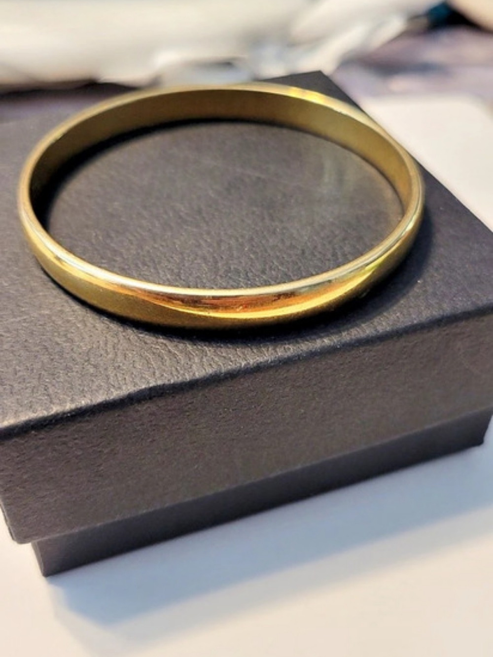 VINTAGE MONET Gold-Tone Bangle Bracelet